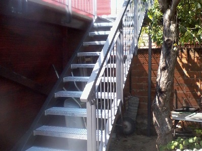 Ocel. pororoštové schodiště