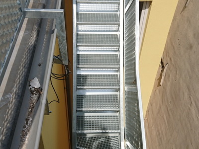 Schodiště ve výtahové šachtě