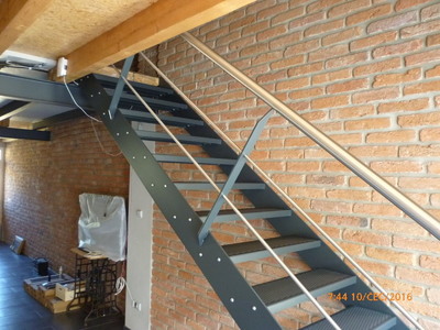 Interiérové pororoštové schodiště