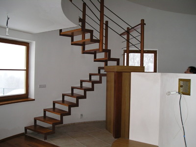 Schodiště v kruhovém domě