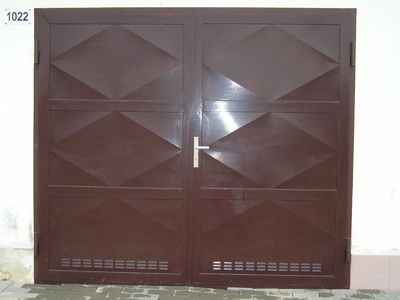 Garážová vrata vyplechovaná