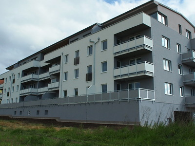 Balkonové zábradlí na bytovém domě