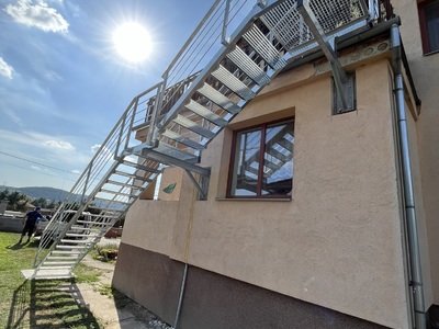 samonosné venkovní schodiště