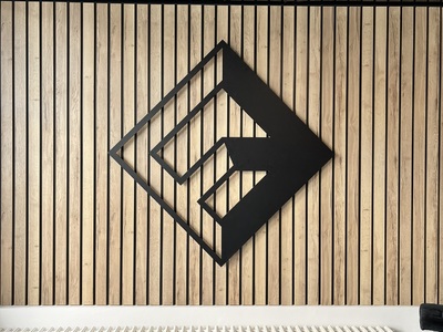 dodávka lakovaného firemního loga