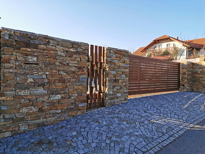 Samonosná posuvná brána