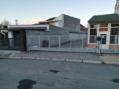 Dvoukřídlá brána s brankou