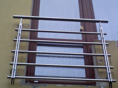 Nerezové zábradlí Francouzského okna